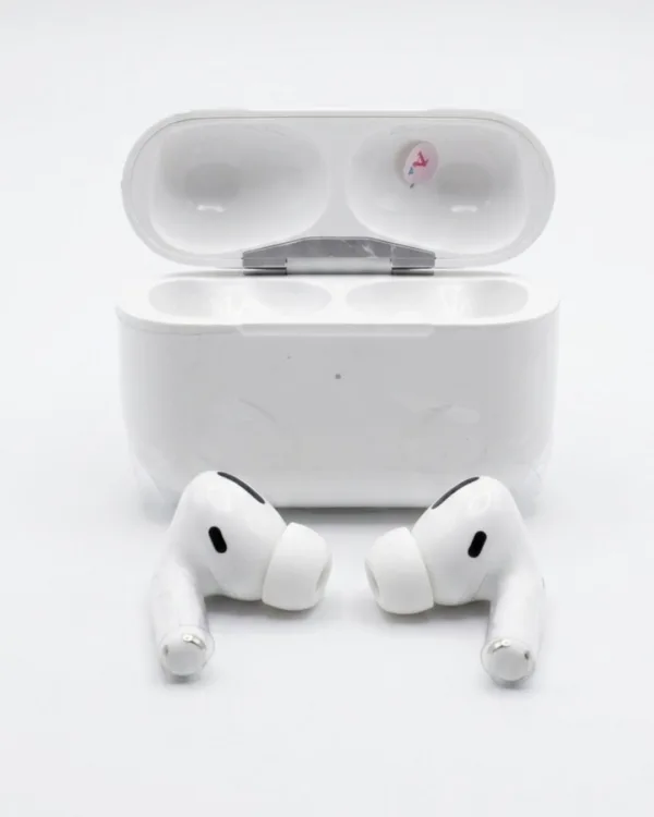 uc-184.webp AUDIFONO BLANCO WosD 2025