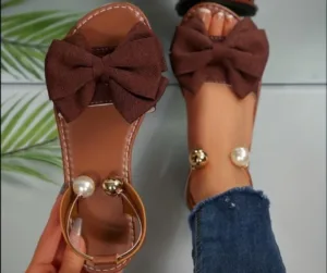 SANDALIAS CARMELITAS CON LAZO Y PERLAS