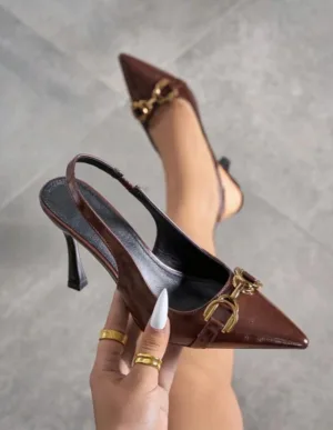 uc-303.webp ZAPATOS PUNTA FINA CARMELITA CON DORADO
