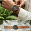 RELOJ CON CORREA DE CUERO